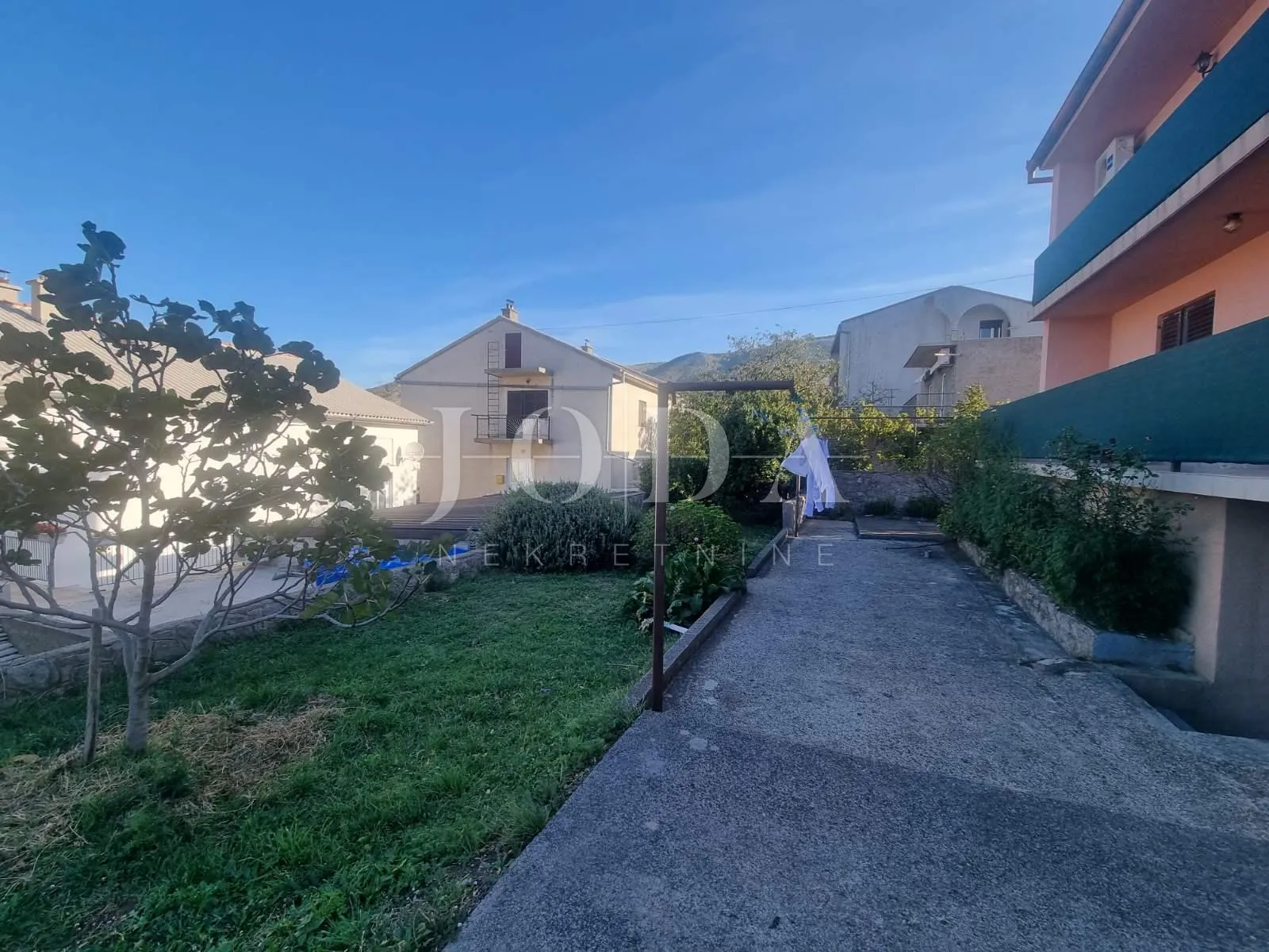 senj, kuća sa dvije stambene jedinice - slika 22