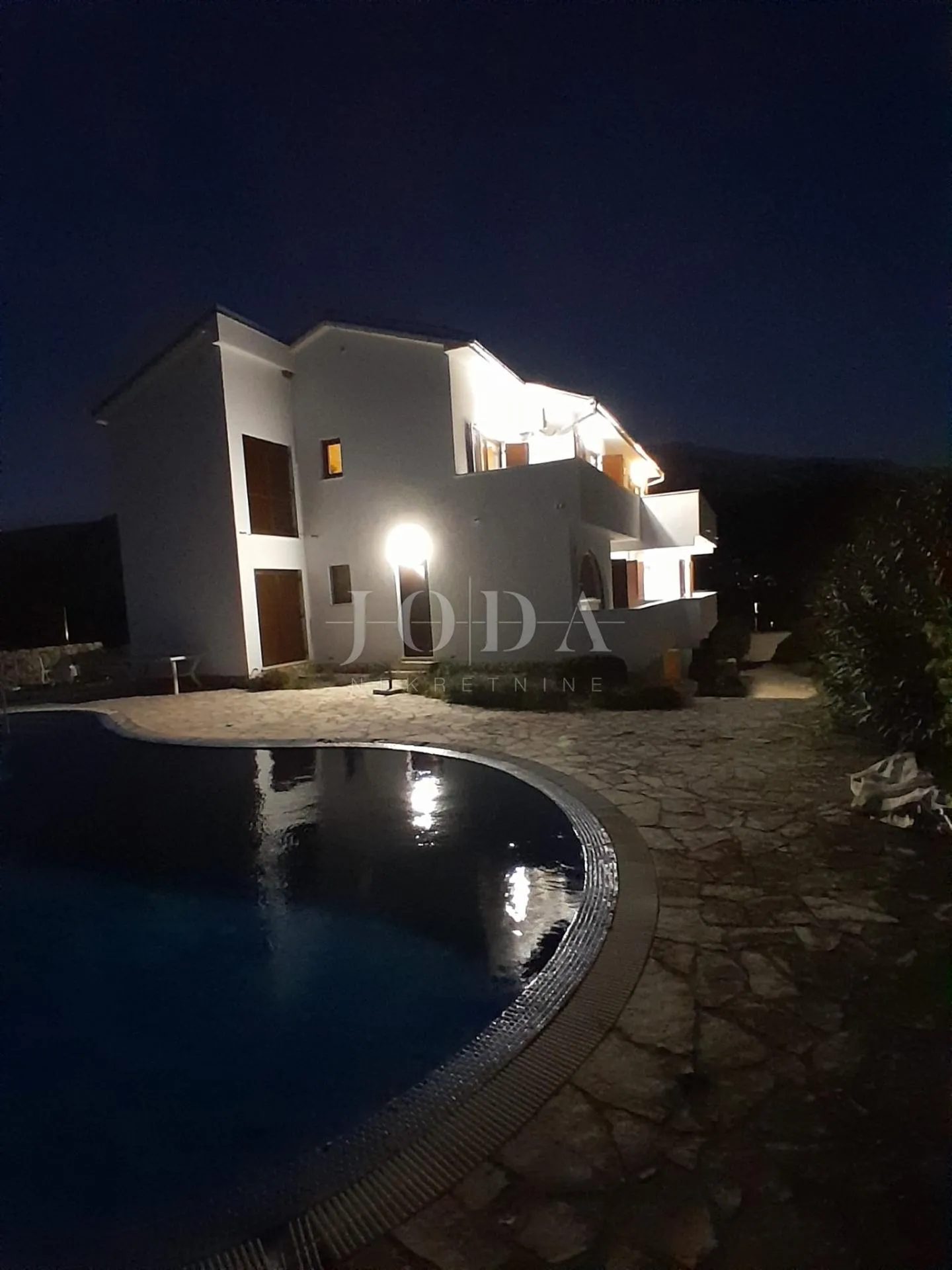 apartman sa bazenom - slika 12