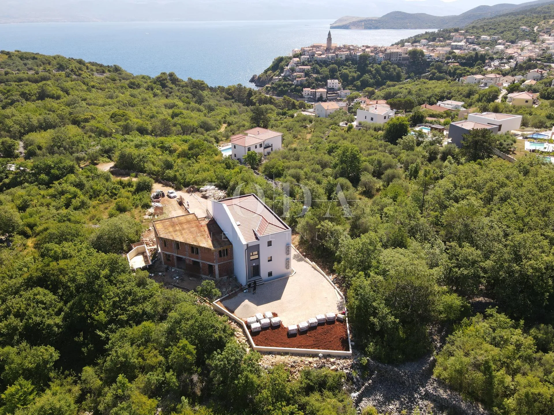 otok krk vrbnik stan sa bazenom u novogradnji - slika 7
