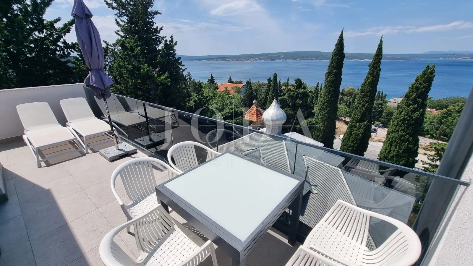 crikvenica, kuća sa osam apartmana - slika 10
