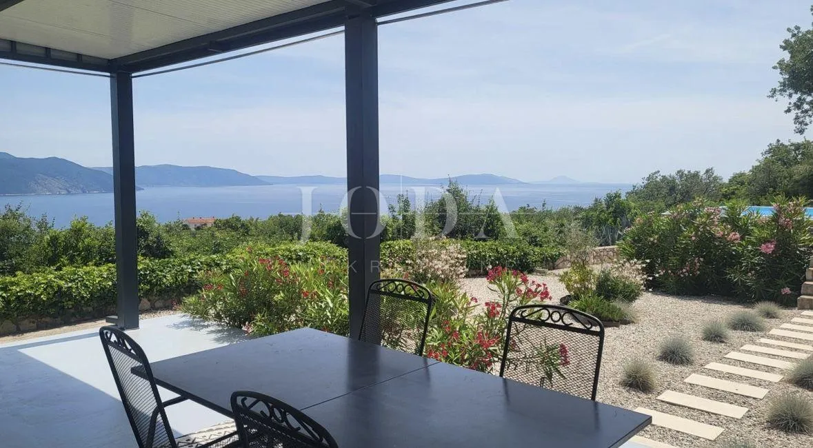 labin, okolica, kuća sa dva stana, bazenom i otvorenim pogledom na more - slika 7