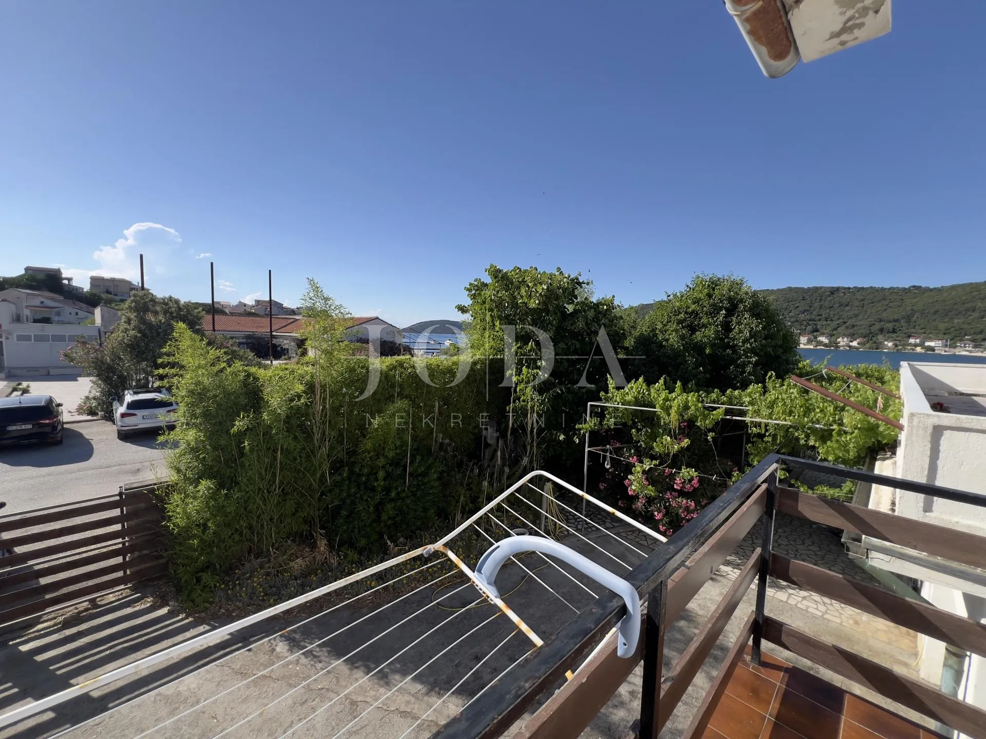 rab – supetarska draga | stan 68,62 m², samo 40 m od mora, veliko dvorište, parking! - slika 4