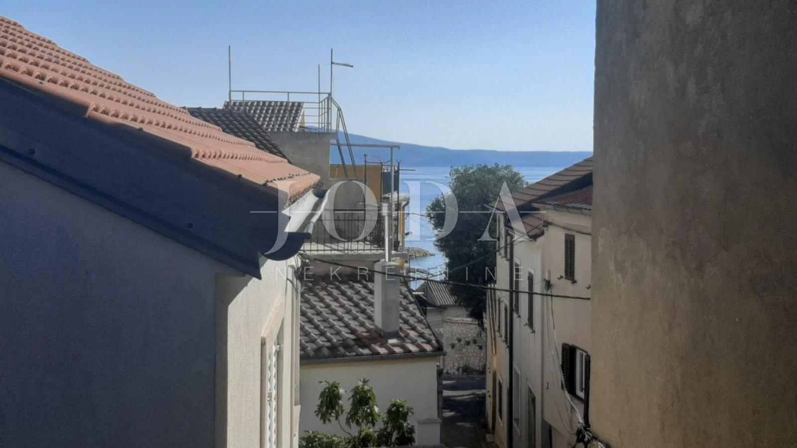 novi vinodolski, kuća u centru grada - slika 1