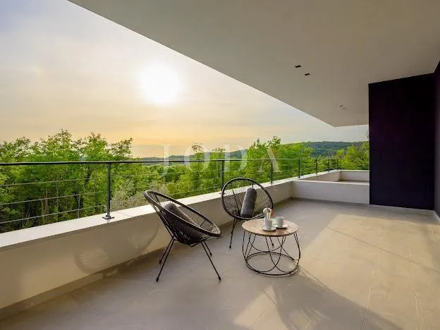 grožnjan, zadivljujuća luksuzna dizajnerska villa - slika 49