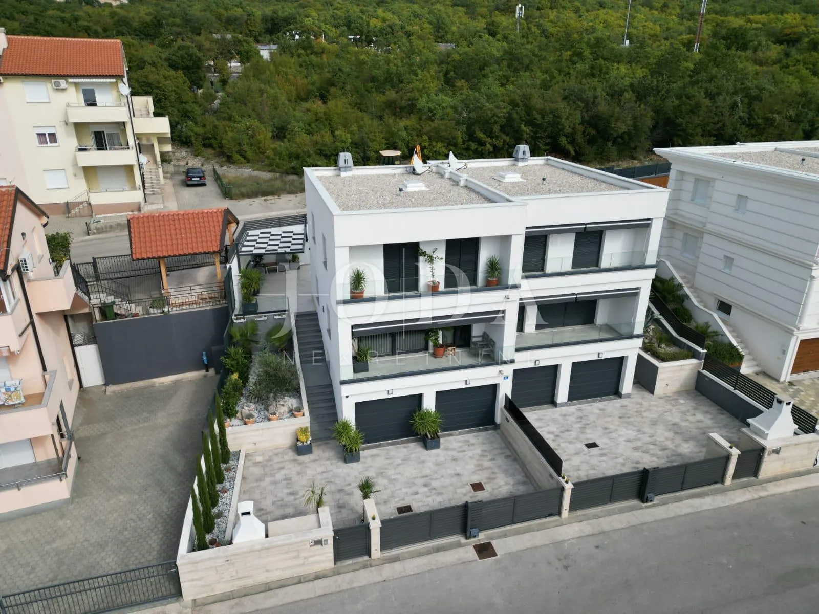 crikvenica dvojna kuća sa bazenom - slika 7