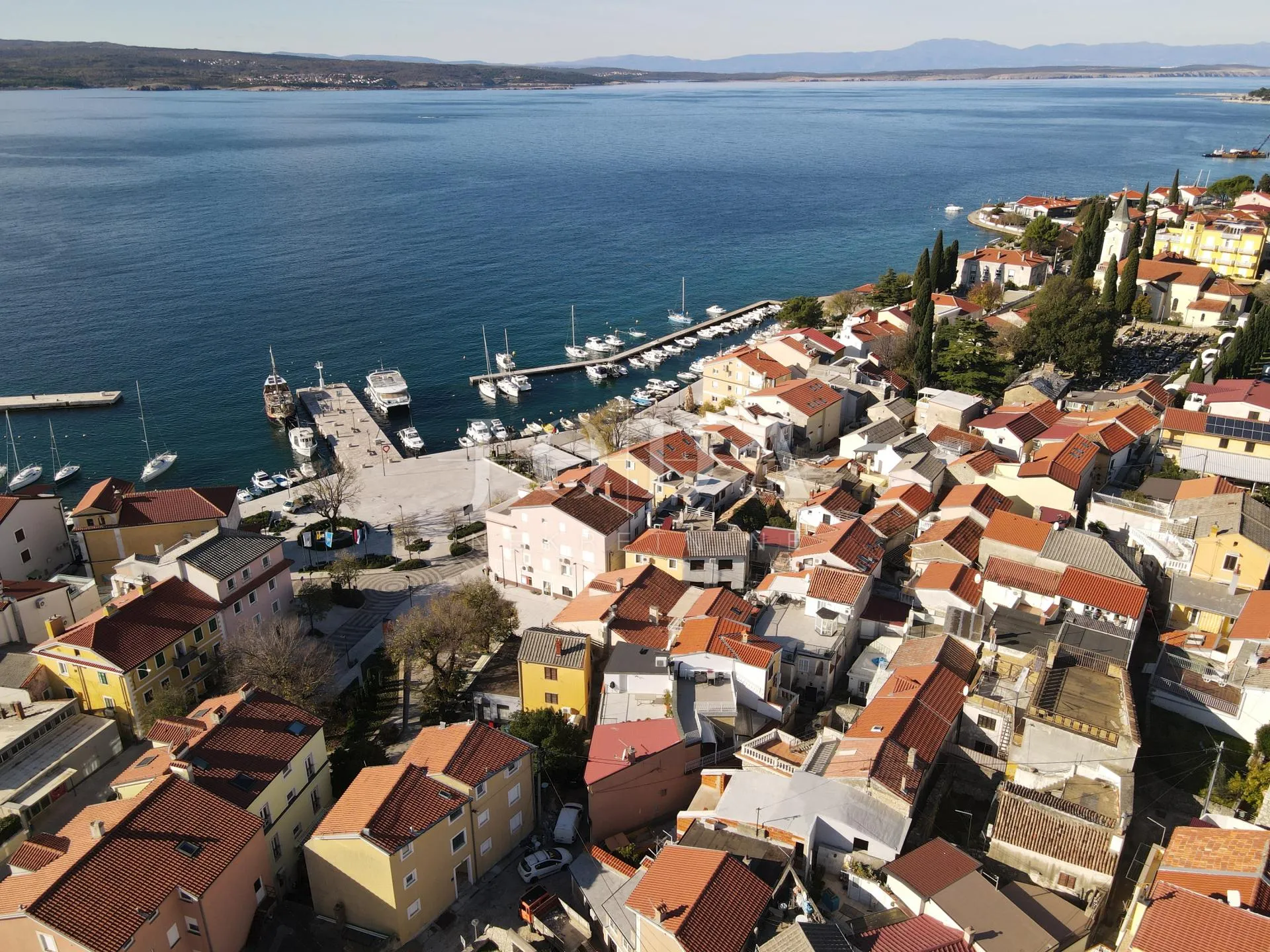 selce kuća u strogom centru - slika 6
