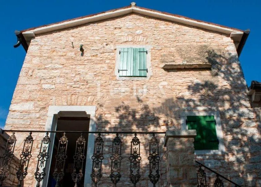 prekrasna kamena kuća sa bazenom,žminj okolica - slika 5