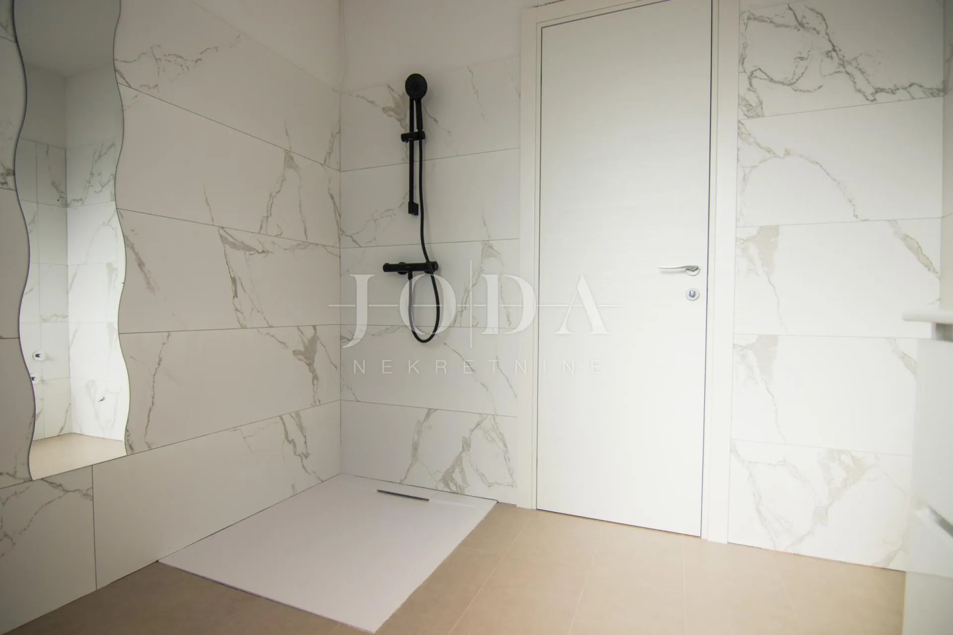 krk, moderna villa sa bazenom - slika 19