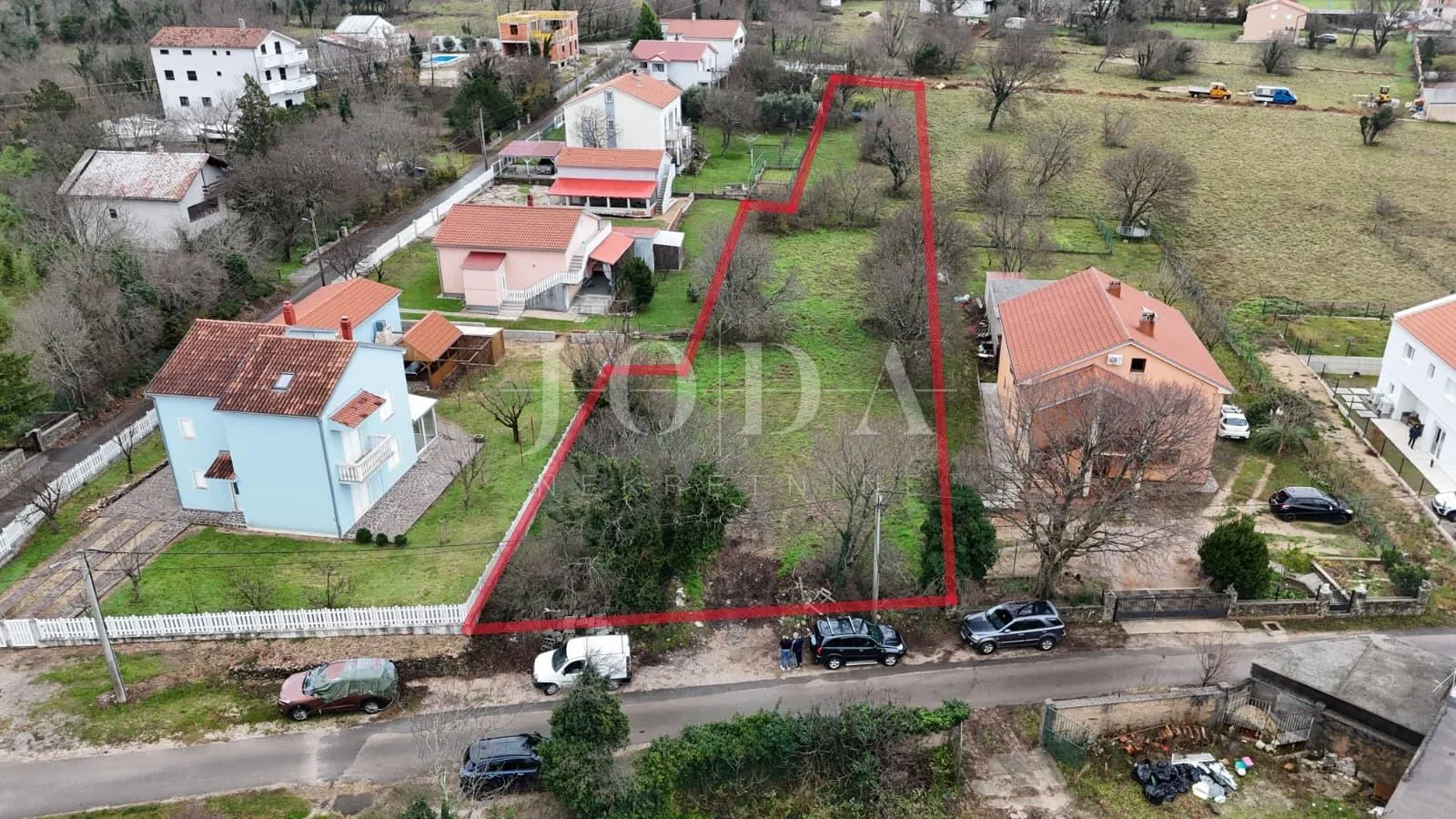 tribalj – građevinsko zemljište u centru, ravan teren, infrastruktura na parceli - slika 4