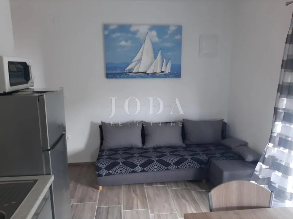 lukovo kuća sa 4 apartmana - slika 12