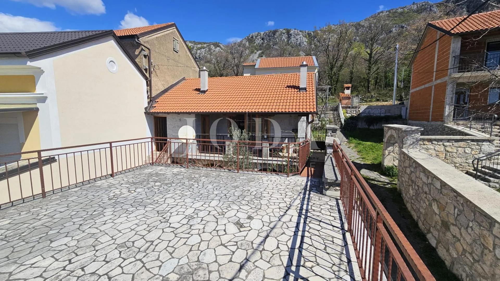 tribalj kuća - slika 4