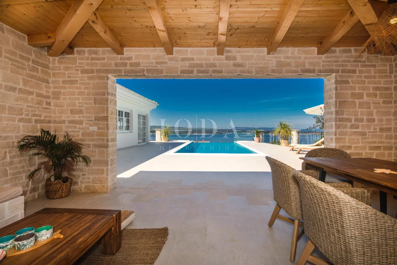 crikvenica vila sa bazenom - slika 27