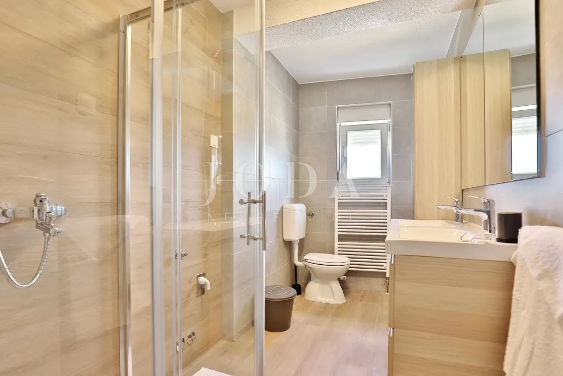 seline, starigrad - luksuzna villa s bazenom - slika 19