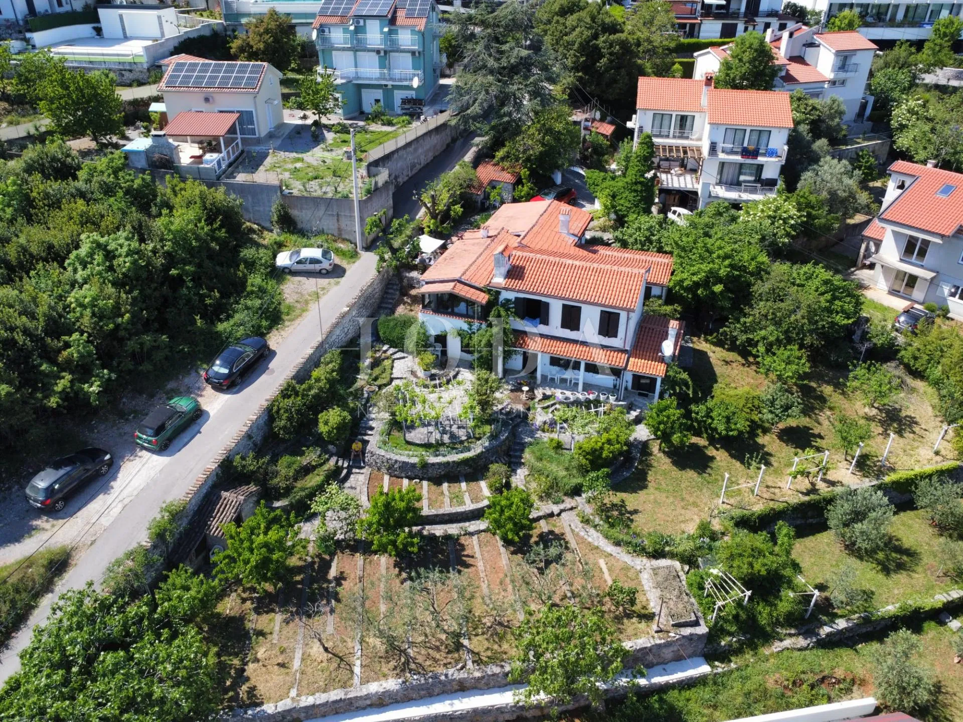 obiteljska kuća sa velikom okućnicom i pogledom na kvarner - slika 2