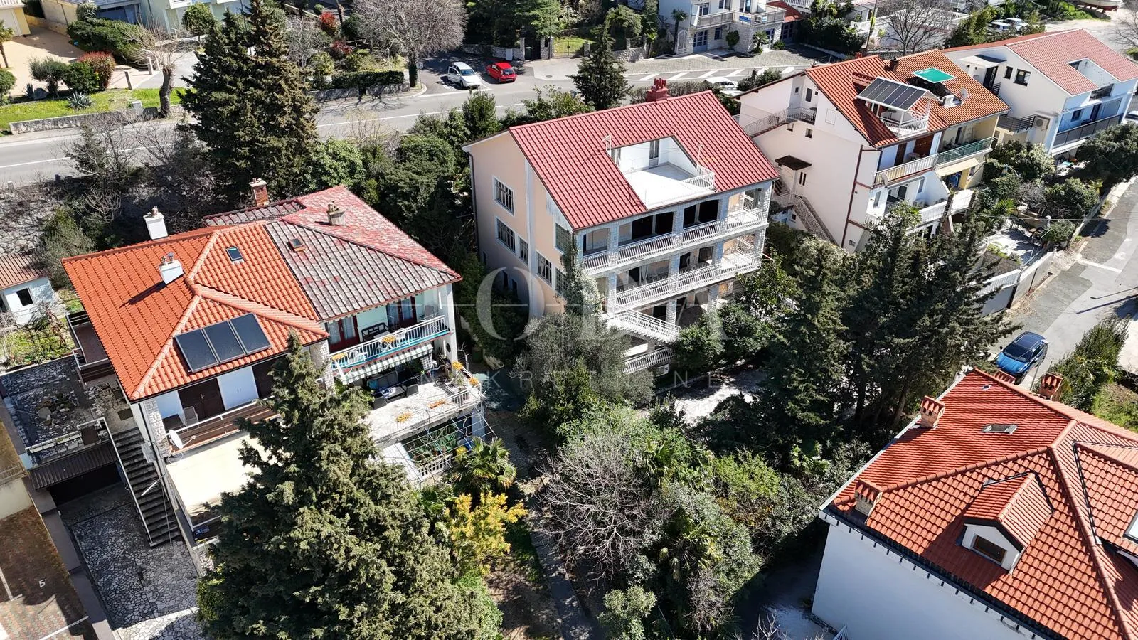 prostrana kuća u crikvenici – idealna investicija za turizam - slika 7