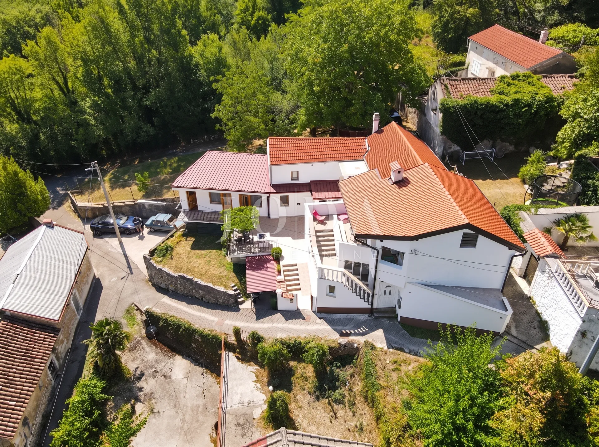 tribalj imanje u blizini jezera - slika 2