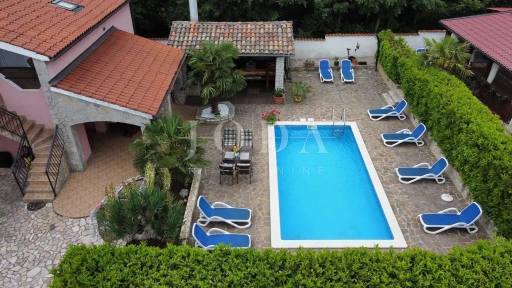 apartmanska kuća - slika 4