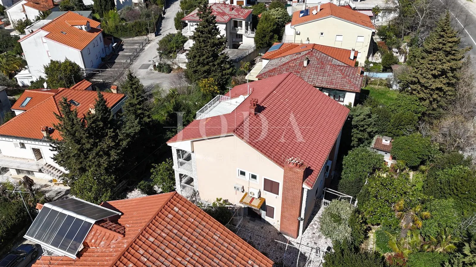prostrana kuća u crikvenici – idealna investicija za turizam - slika 8