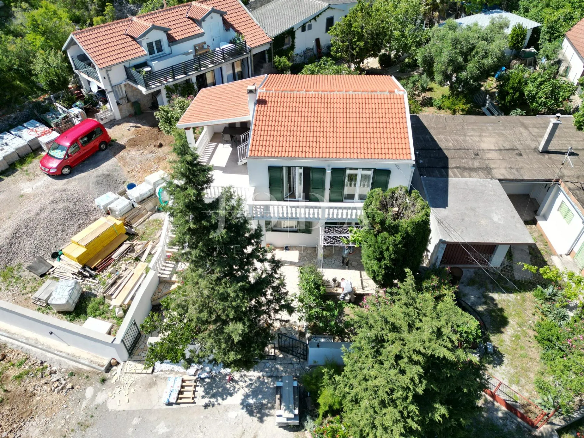 cesarica kuća prvi red do mora - slika 5
