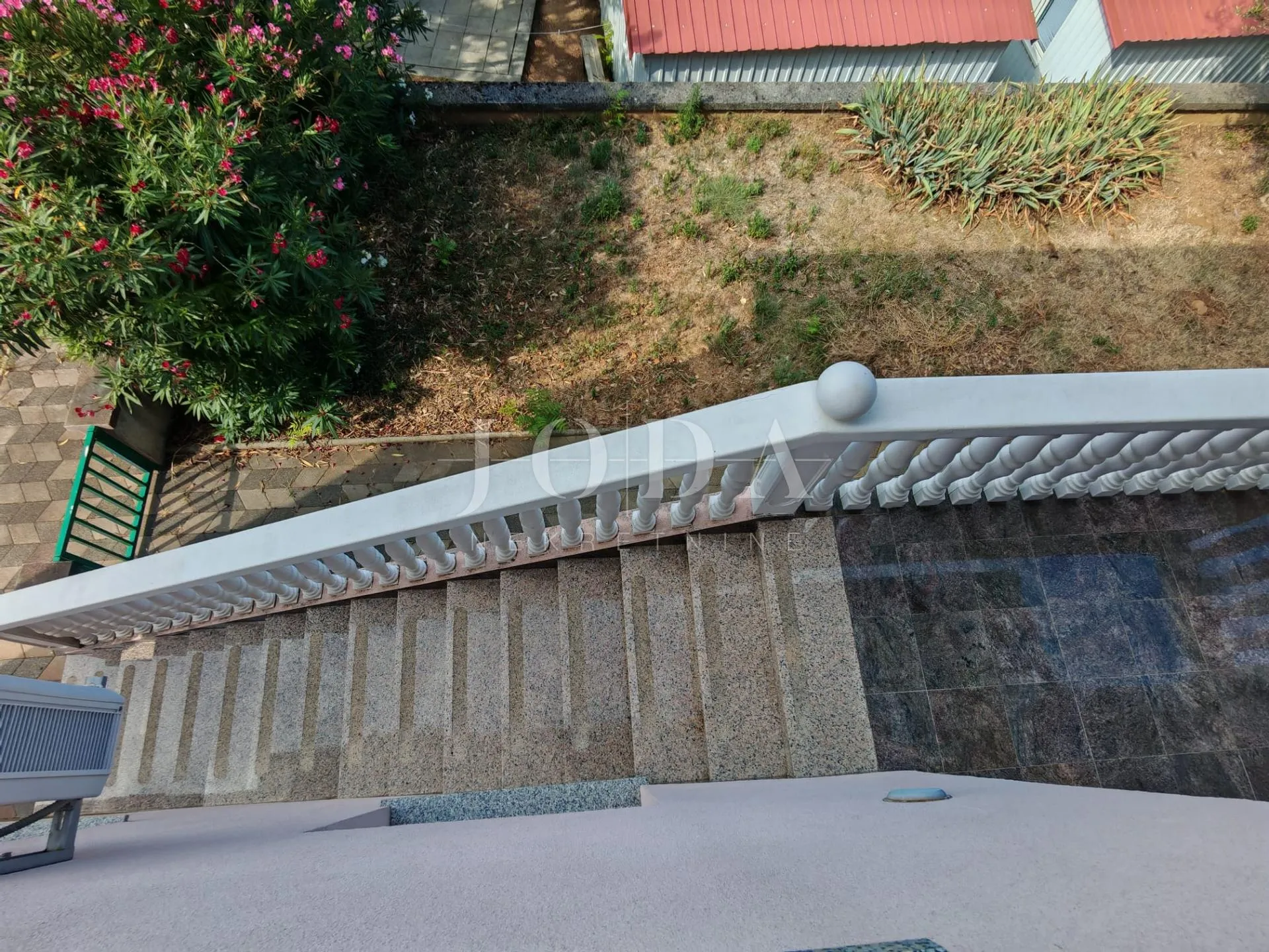 stan 72m2 sa dva balkona i parlingom - slika 20
