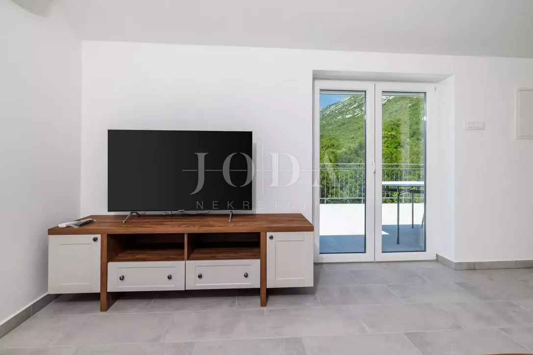 tribalj kuća 600m2 sa bazenom - slika 41