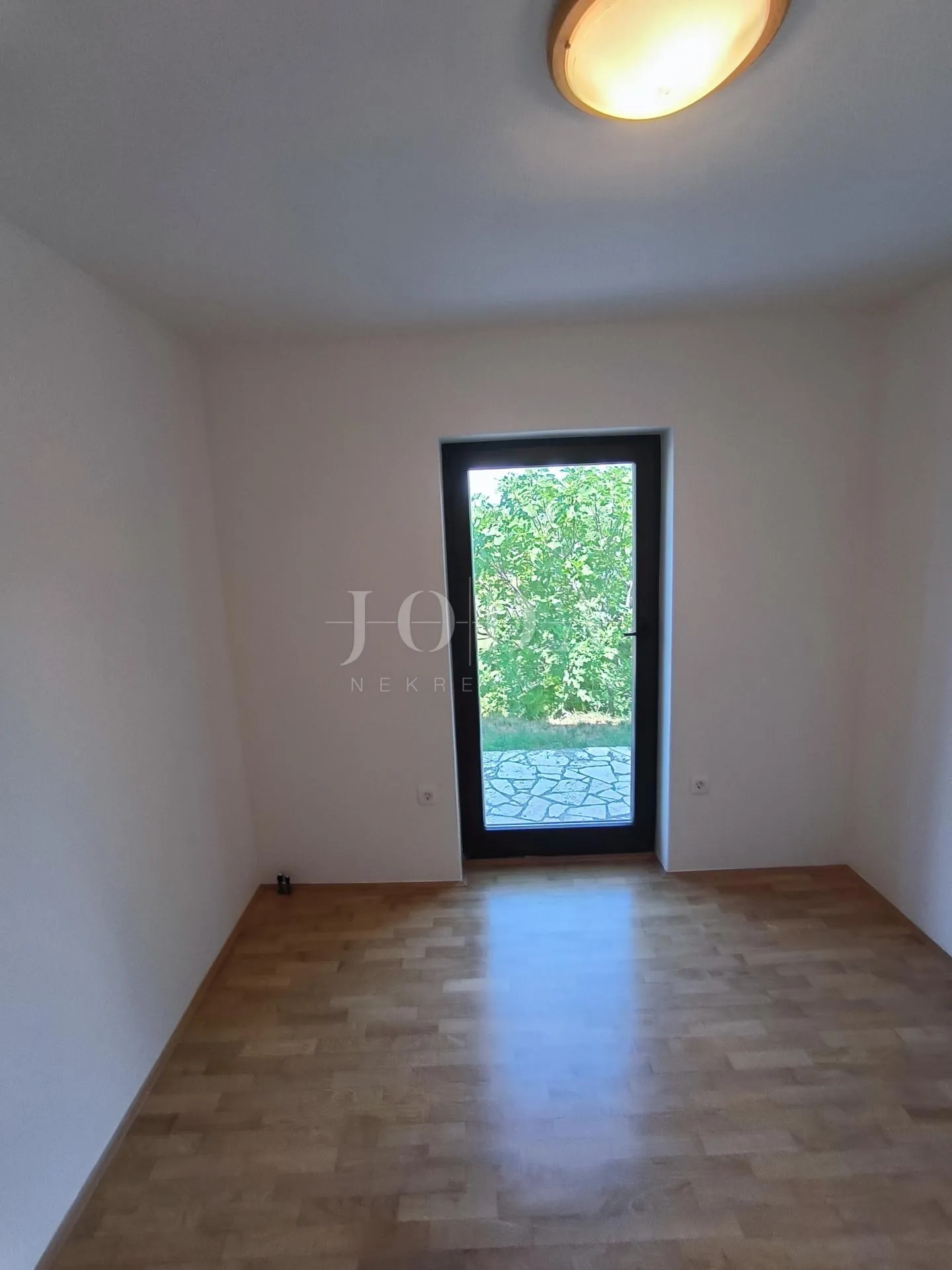 apartman sa bazenom - slika 26