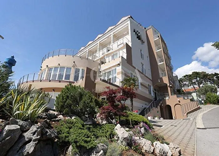 hotel na prodaju prvi red do mora - slika 8