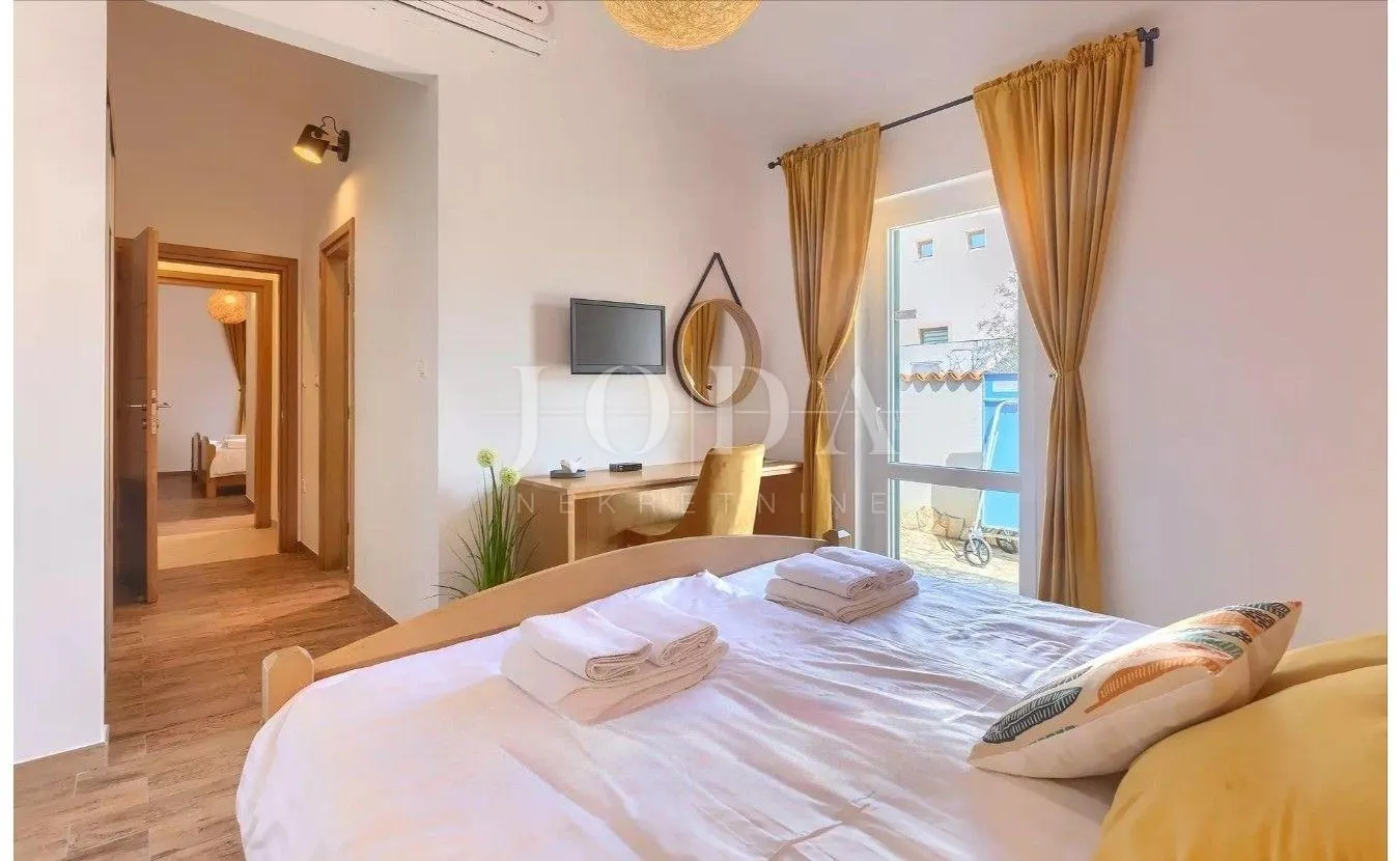 prekrasna vila s grijanim bazenom,saunom i jacuzzijem,rovinj okolica - slika 5