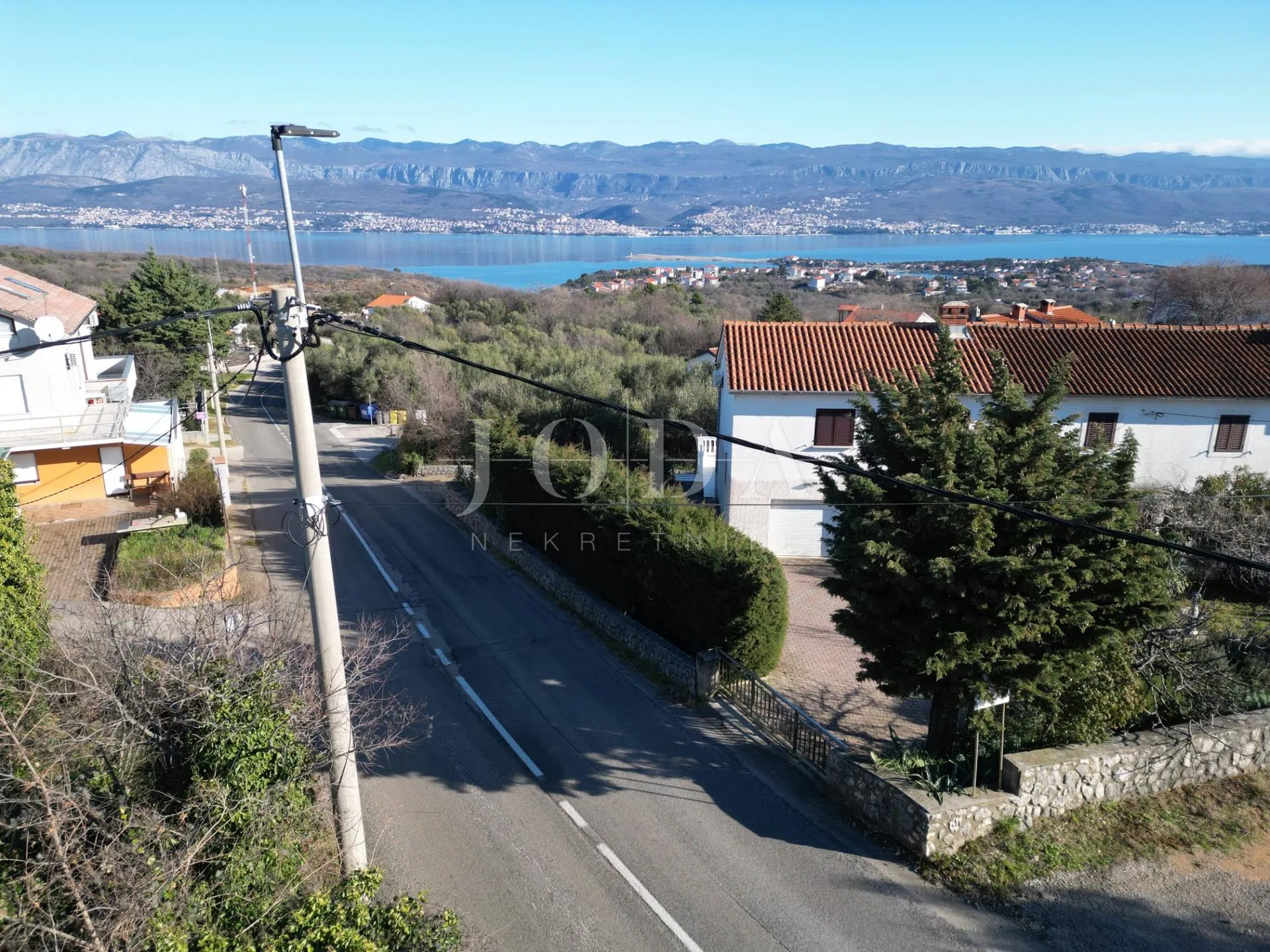 šilo kuća sa 3 apartmana - slika 9