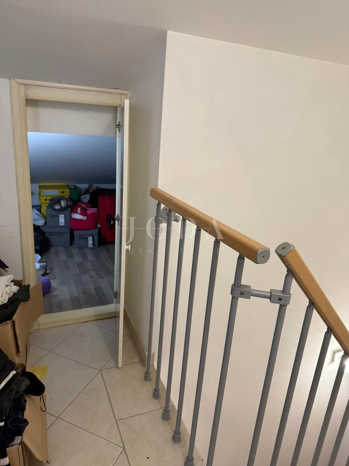 viškovo dvoetažni stan - slika 19