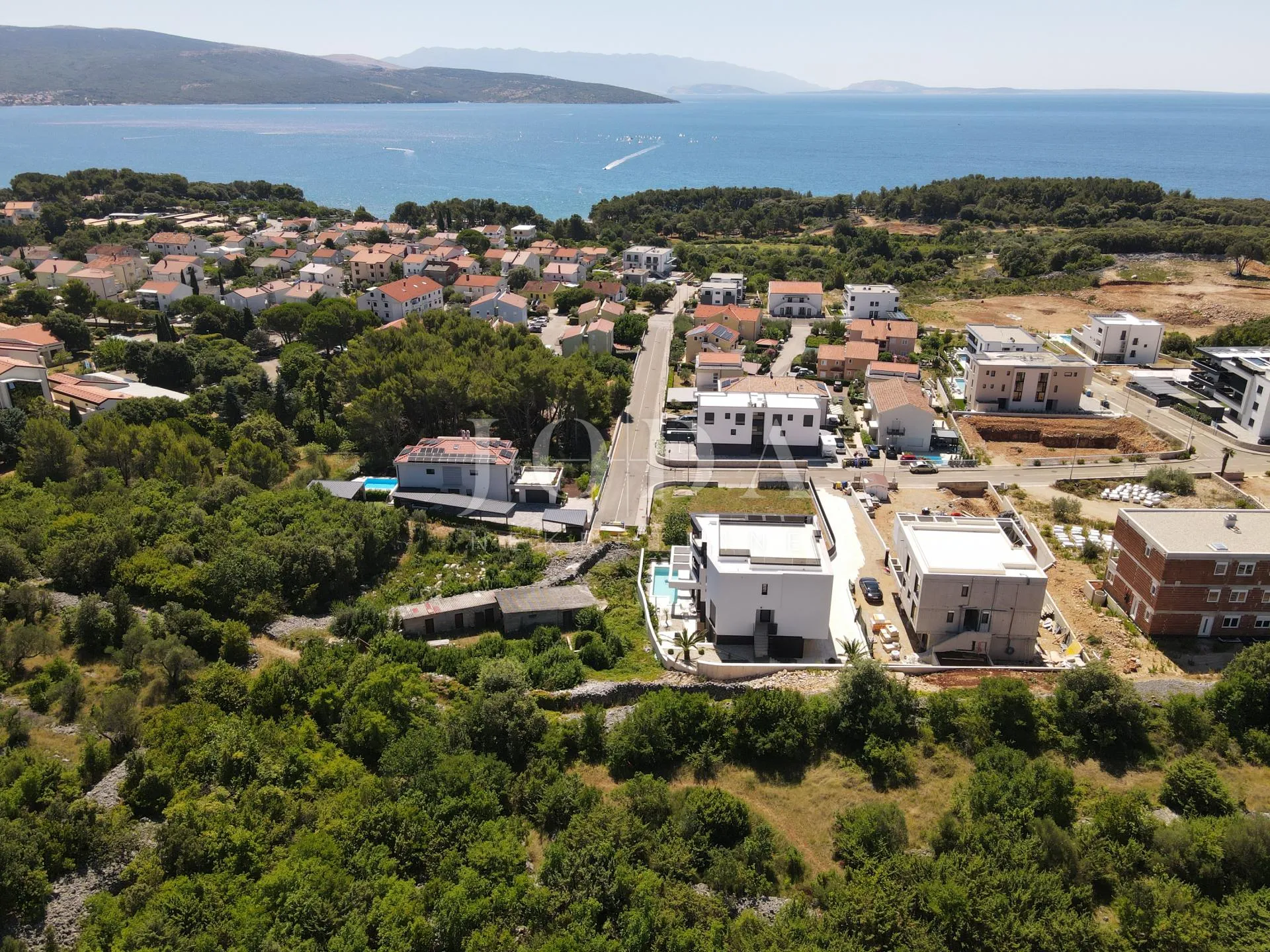 otok krk stan u novogradnji sa bazenom konobom i okućnicom - slika 19