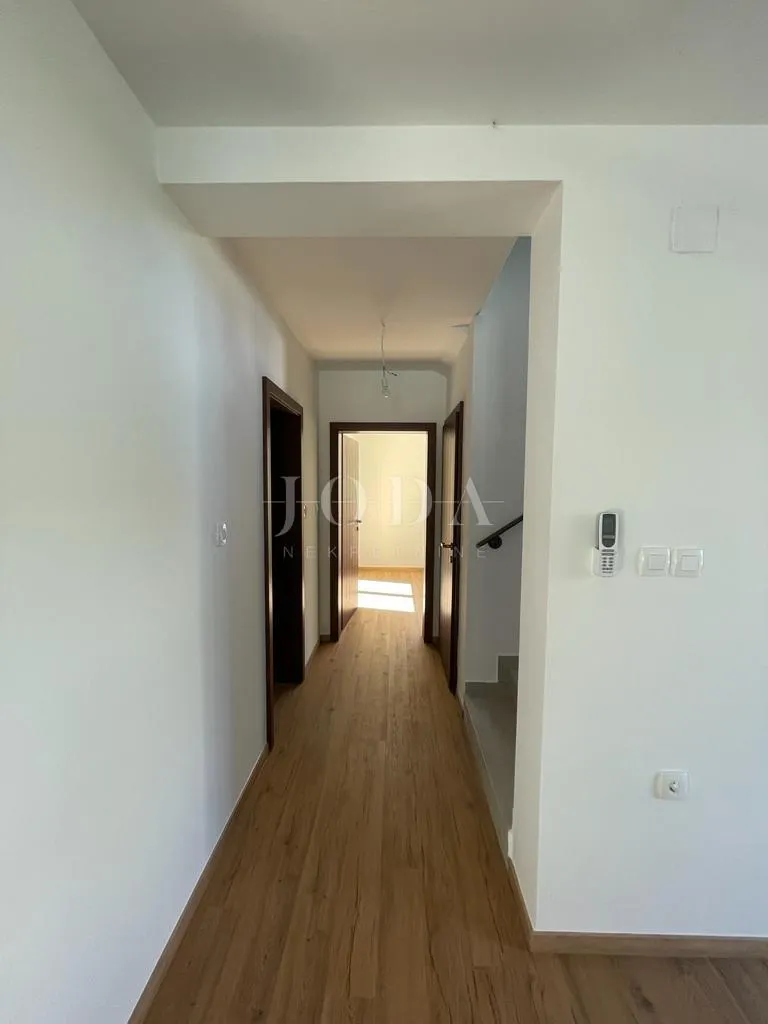 kuća za odmor s bazenom - slika 14