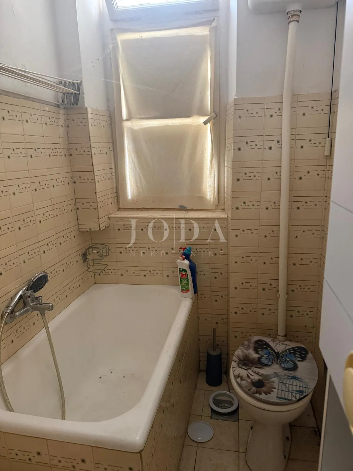 dvosobni stan 62 m² – stari grad rijeka, balkon i pogled, par minuta od korza - slika 15