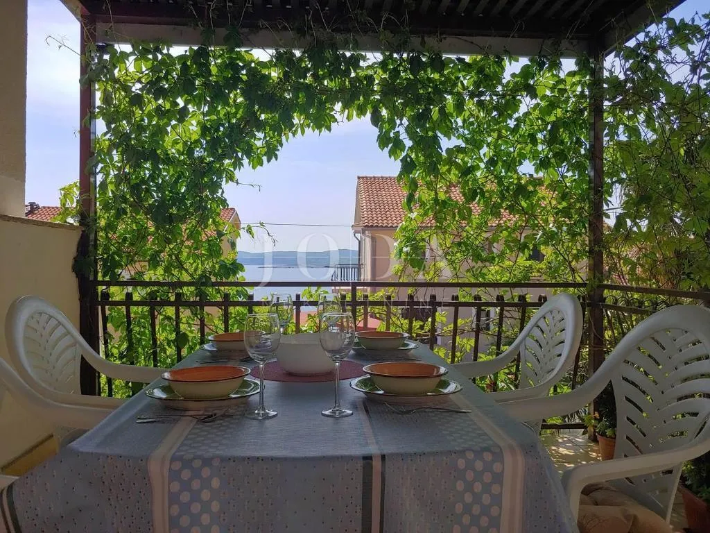 kuća sa 5 apartmana - slika 6