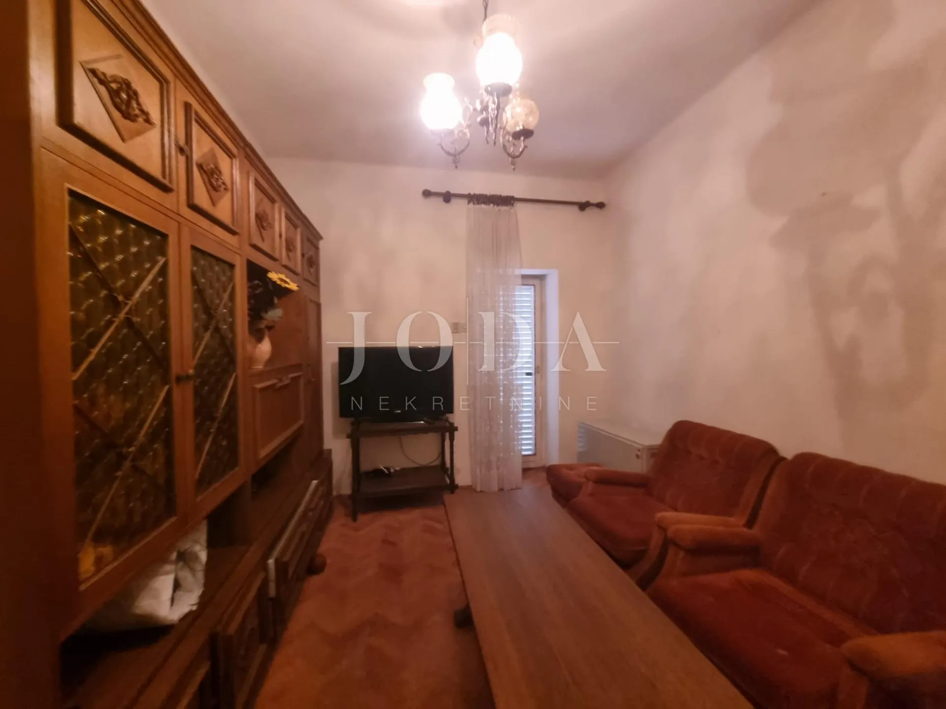 kuća za adaptaciju u centru grada - slika 3