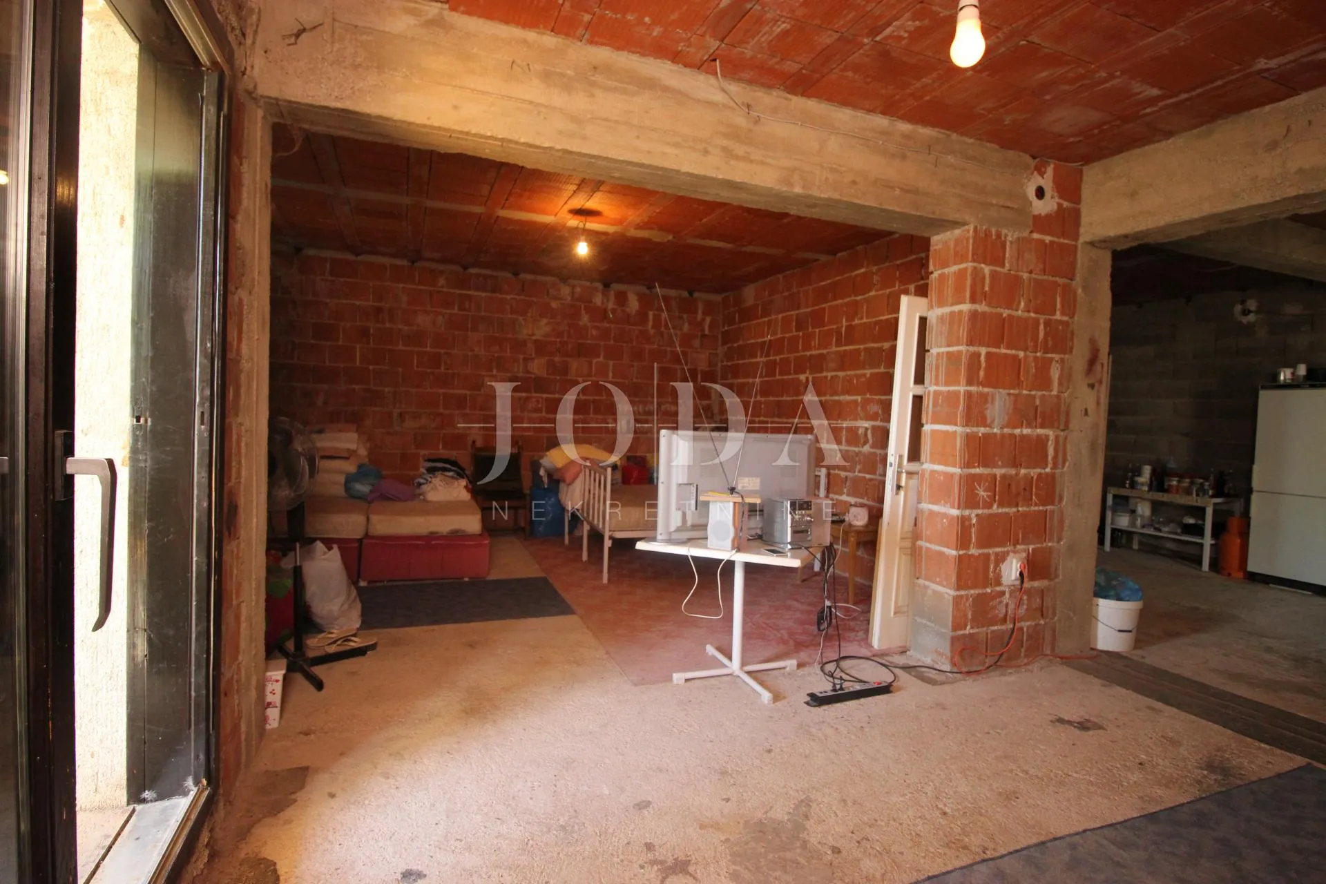 klenovica, kuća sa tri stambene jedinice - slika 21