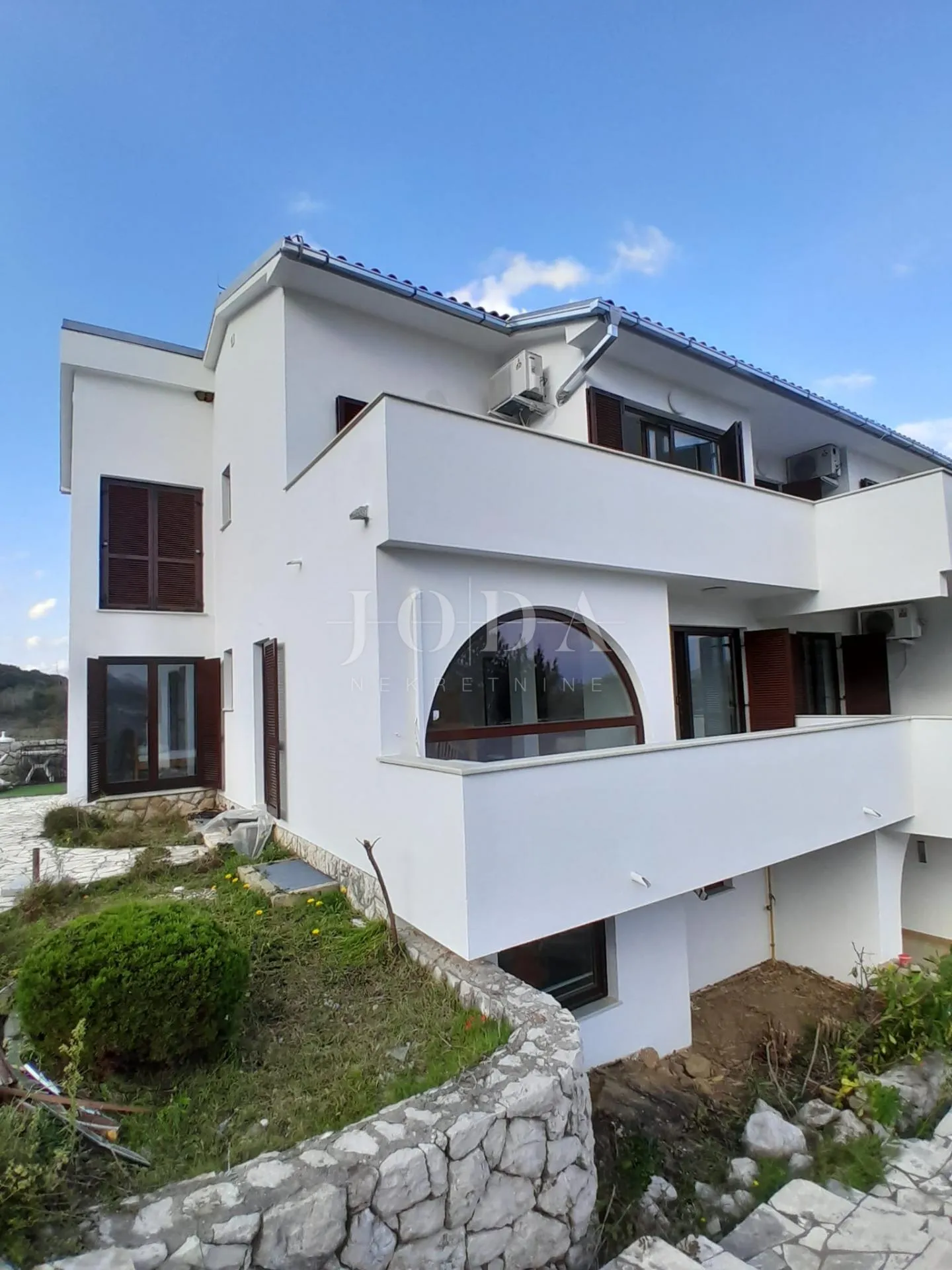 apartman sa bazenom - slika 3
