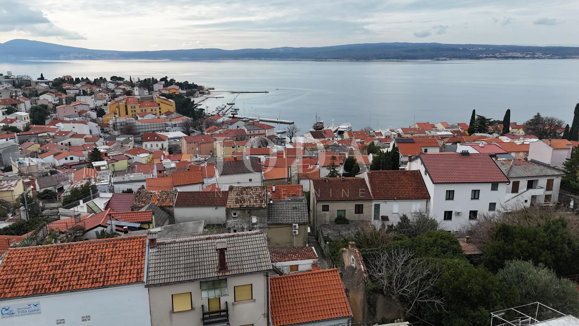 kuća s terasom i pogledom na more | selce, blizu plaže – prodaja - slika 2