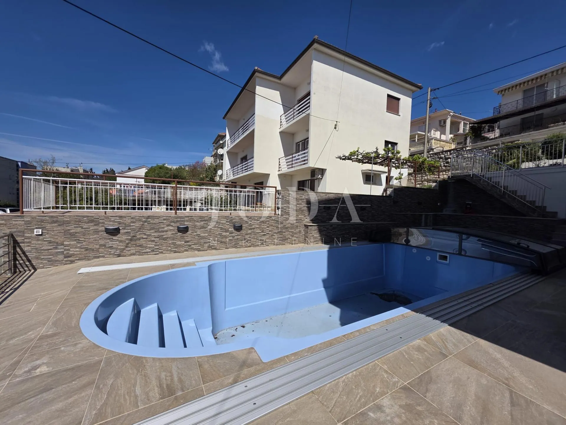 crikvenica- kuća sa više apartmana u blizini centra - slika 16