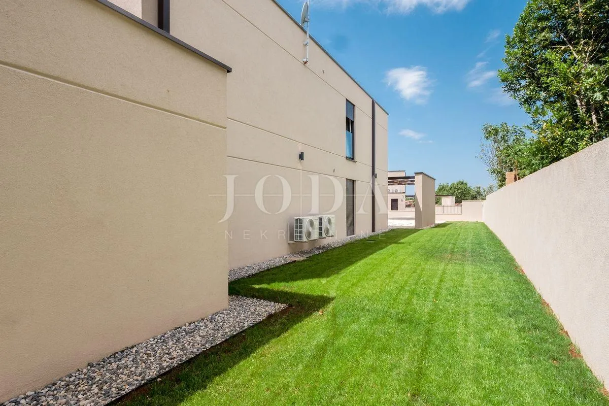 poreč, okolica, luksuzna nova villa - slika 18