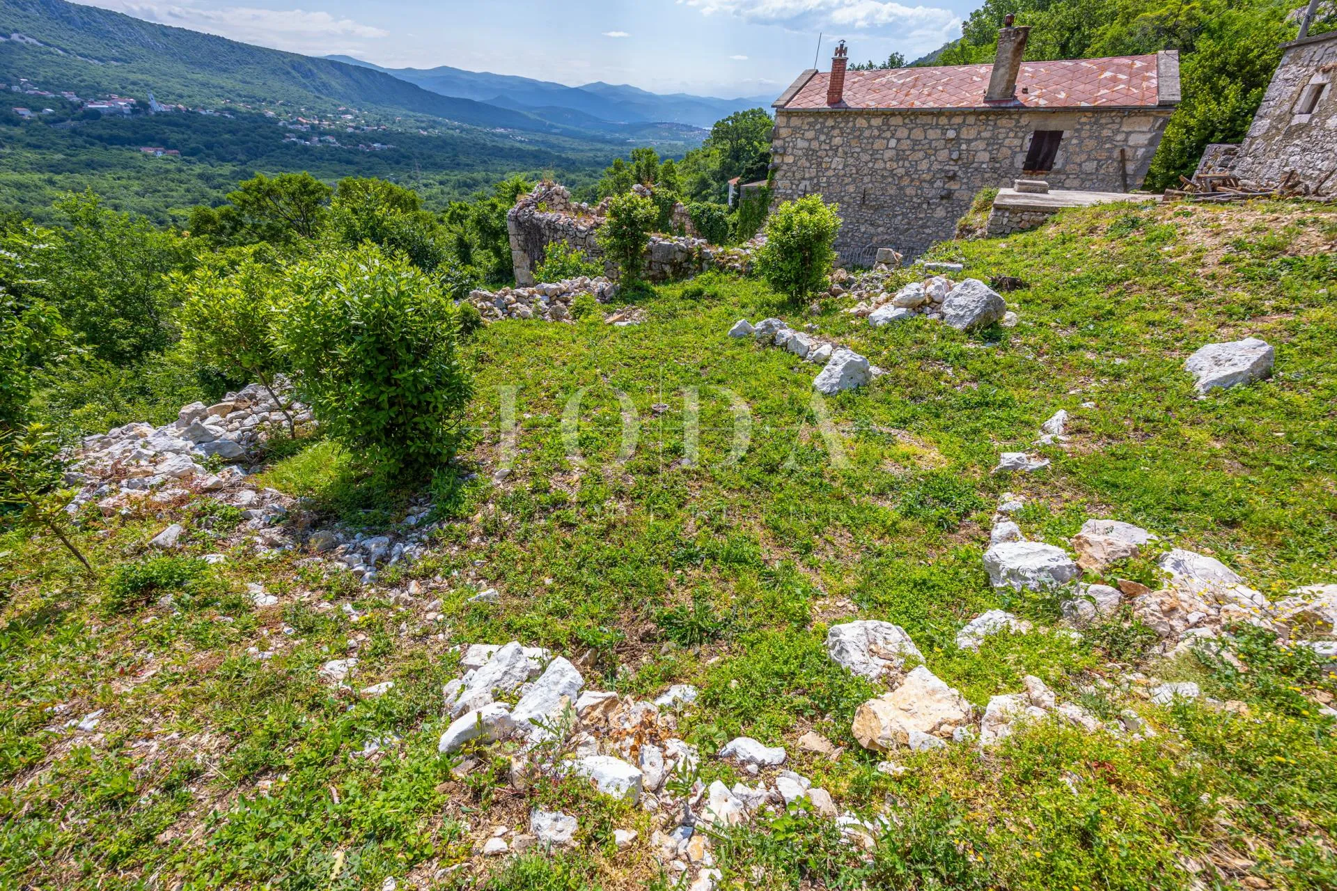 kuća sa 3000m2 zemljišta - slika 49