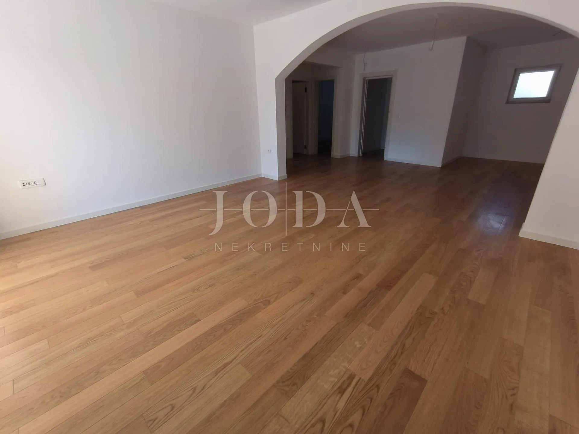 zadar, trosobni stan sa vrtom i garažom - slika 3