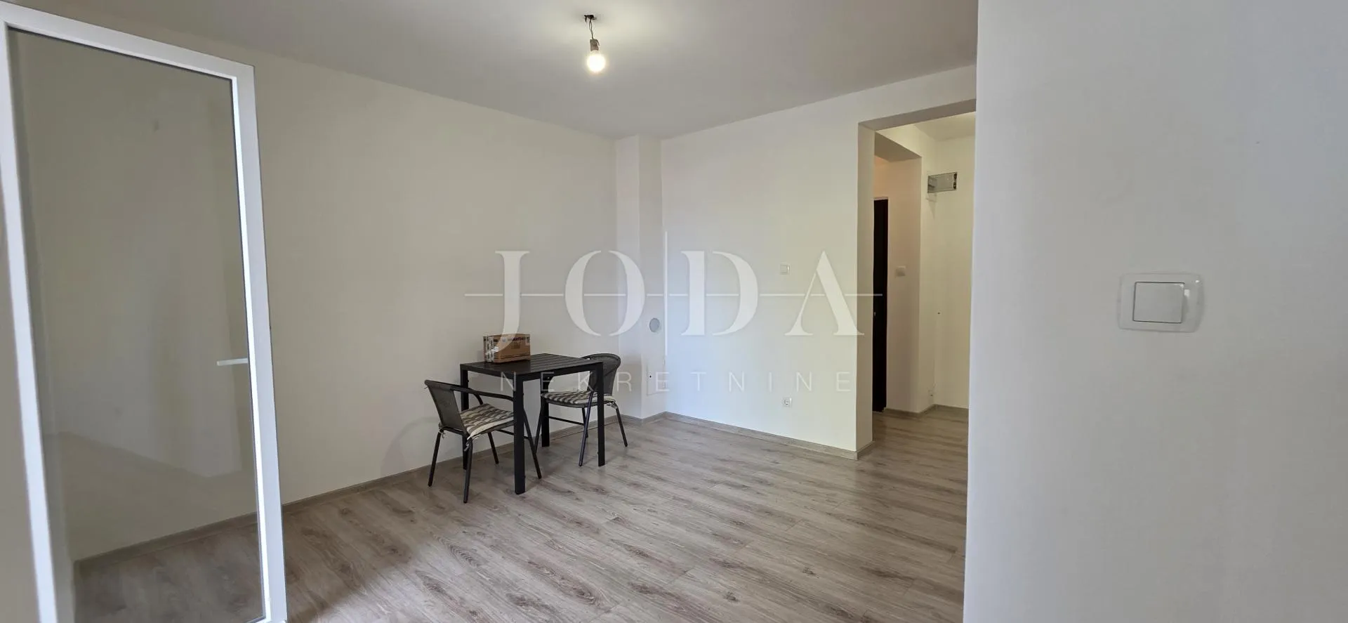 renoviran trosoban stan s dvorištem i pogledom na more – crikvenica, 52 m² - slika 8
