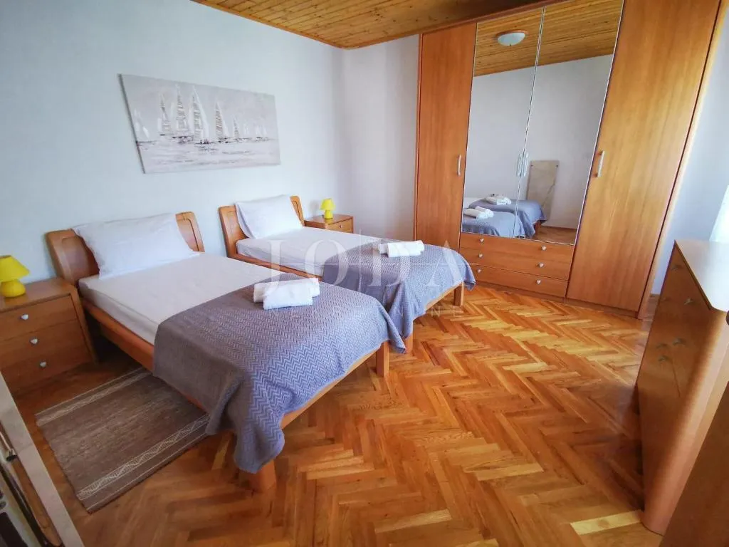 bribir, dvije povezane kuće s prostranom okućnicom - slika 9
