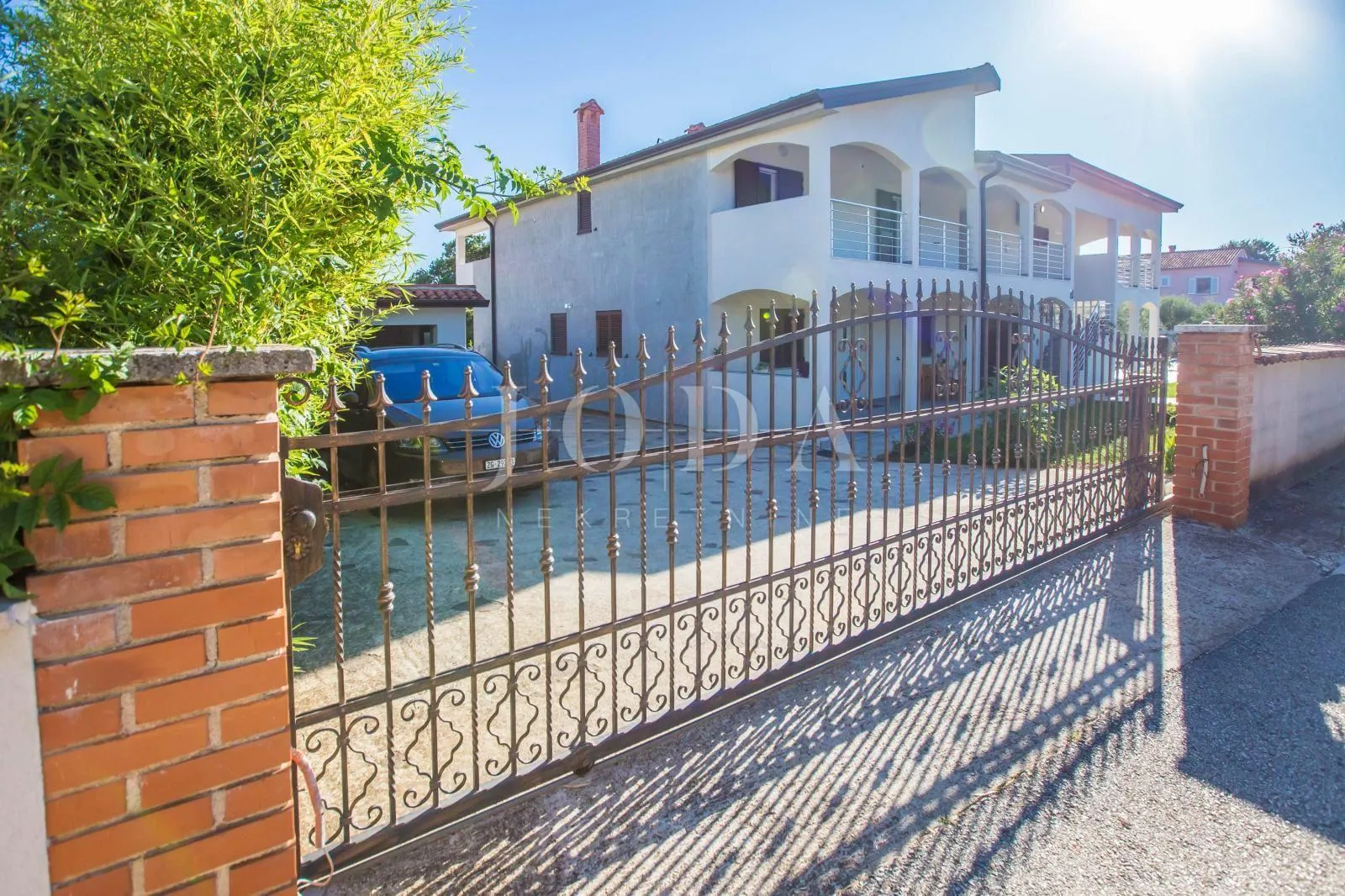 lijepa kuća sa 2stana i 3app,poreč okolica - slika 17