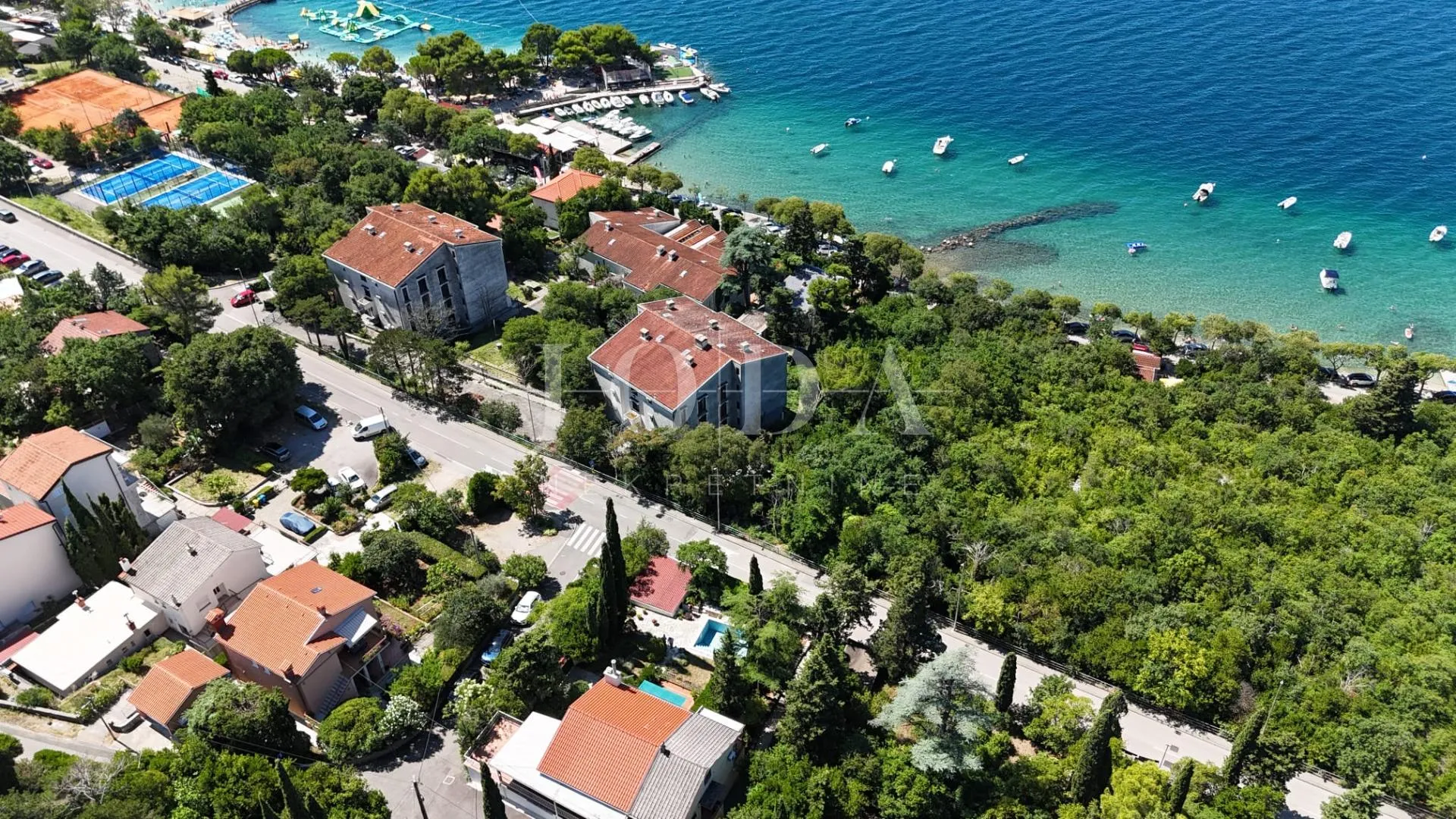obiteljska kuća na top lokaciji - slika 15