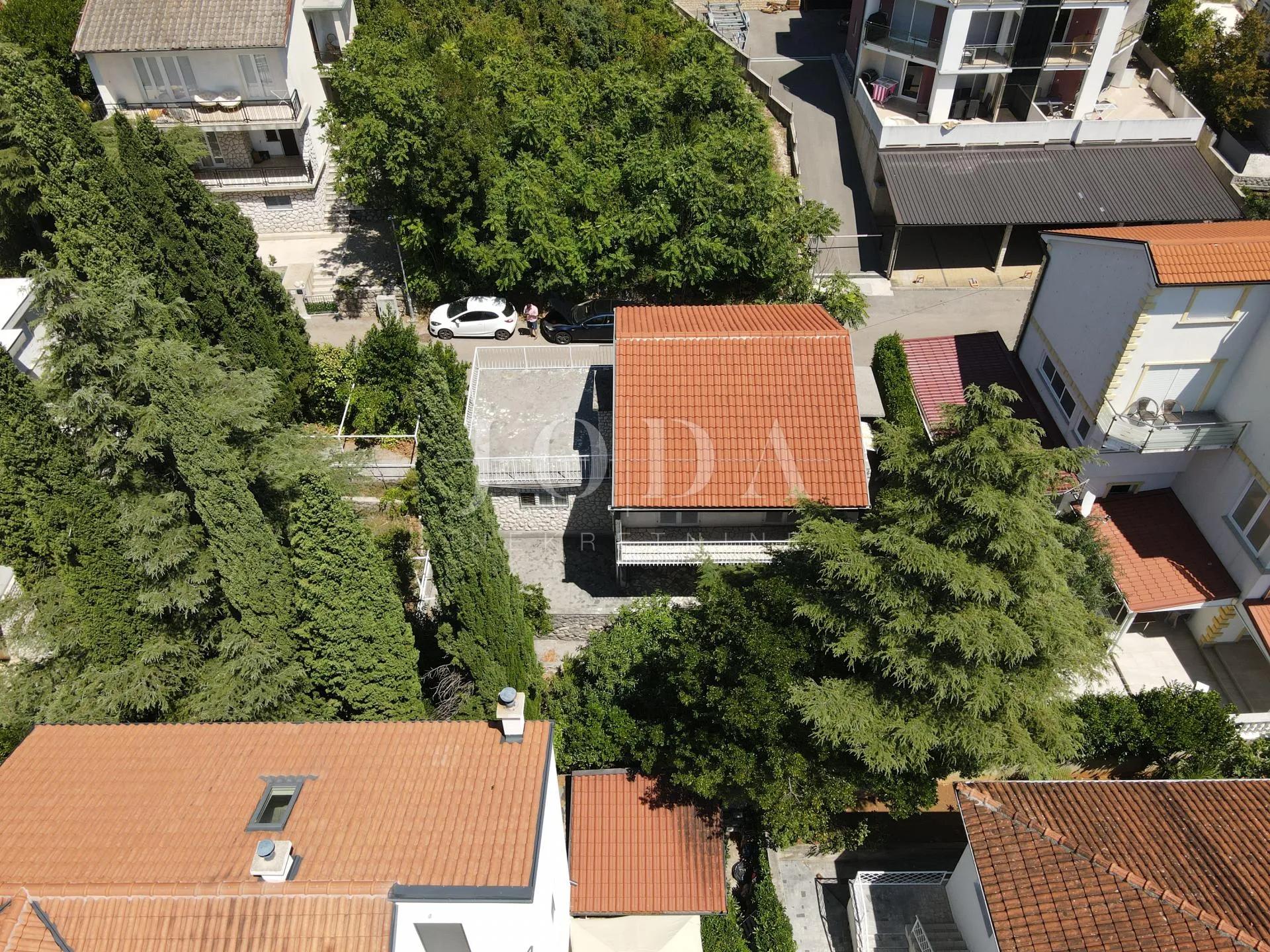 kuća s potencijalom u centru dramlja - slika 8