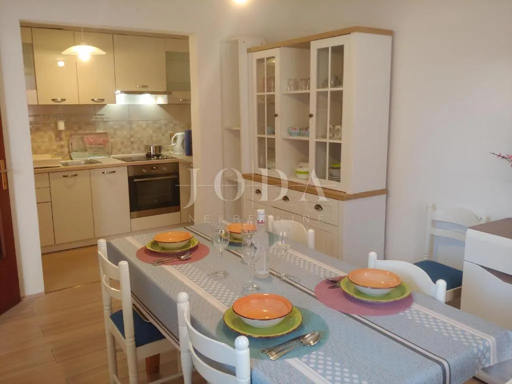 kuća sa 5 apartmana - slika 17