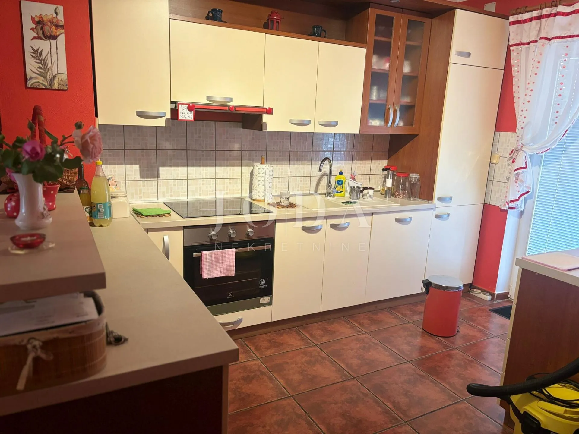 matulji, jušići, dvoetažni stan, 2 balkona - slika 2