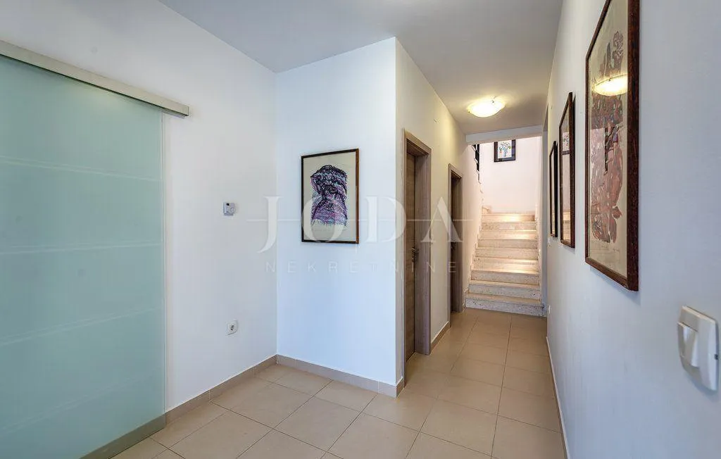 labin, okolica, kuća za odmor sa bazenom - slika 24